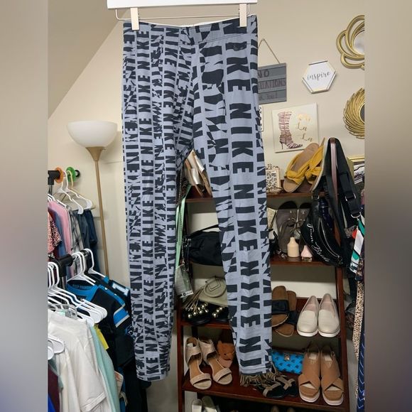 Nike Pants - NIKE Crop Leggings